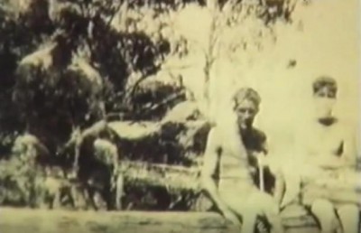 The mysterious photograph taken by Rich Jones in Batlow, New South Wales that some say was a Yowie (1932) (Youtube)